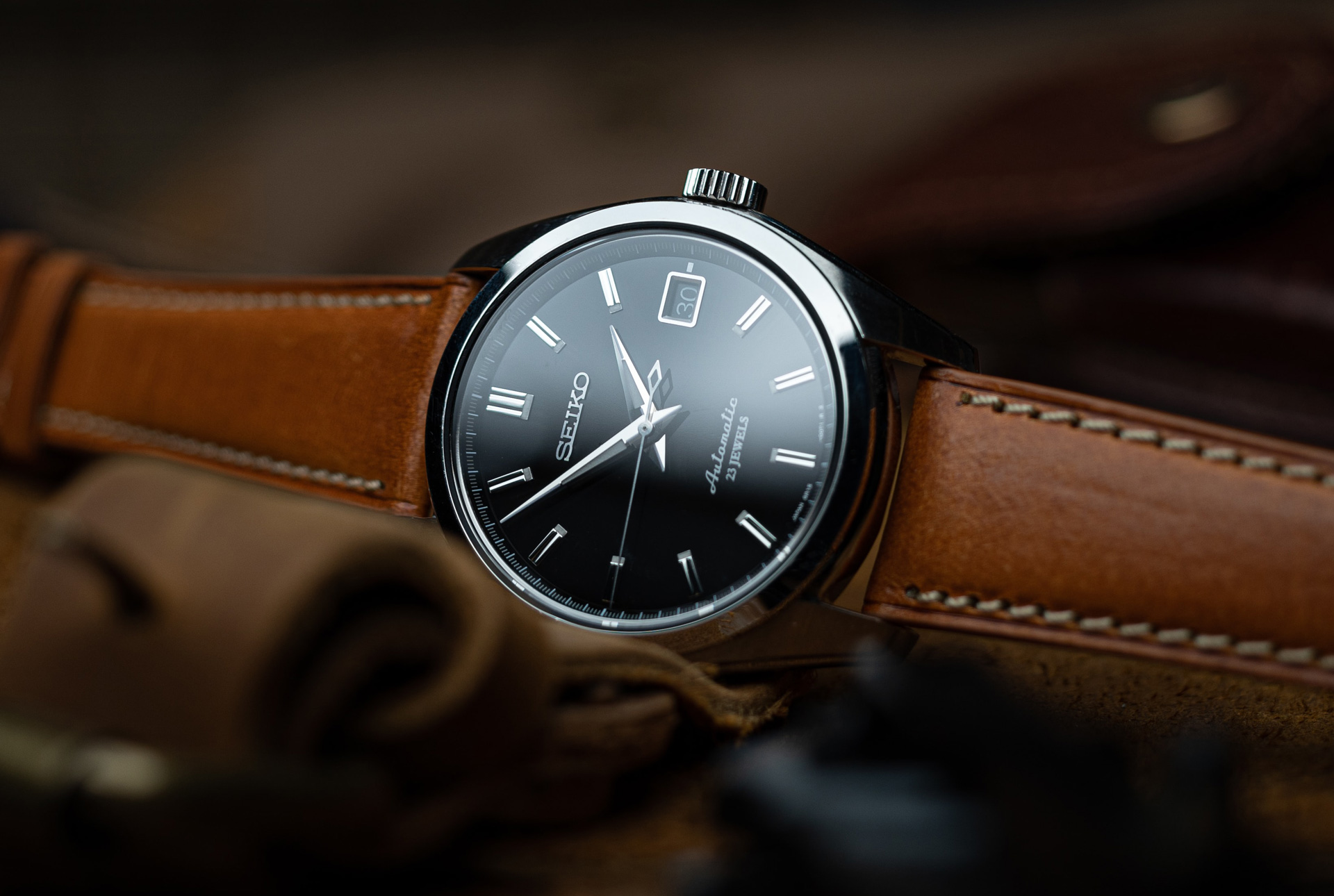 大阪府四條畷市の四条畷駅近くのジュエリーショップ、Bene四條畷では指輪、ネックレス、アクセサリーなどの宝飾のほか有名ブランドの時計、バッグ・レザー製品をお取り扱いしております。